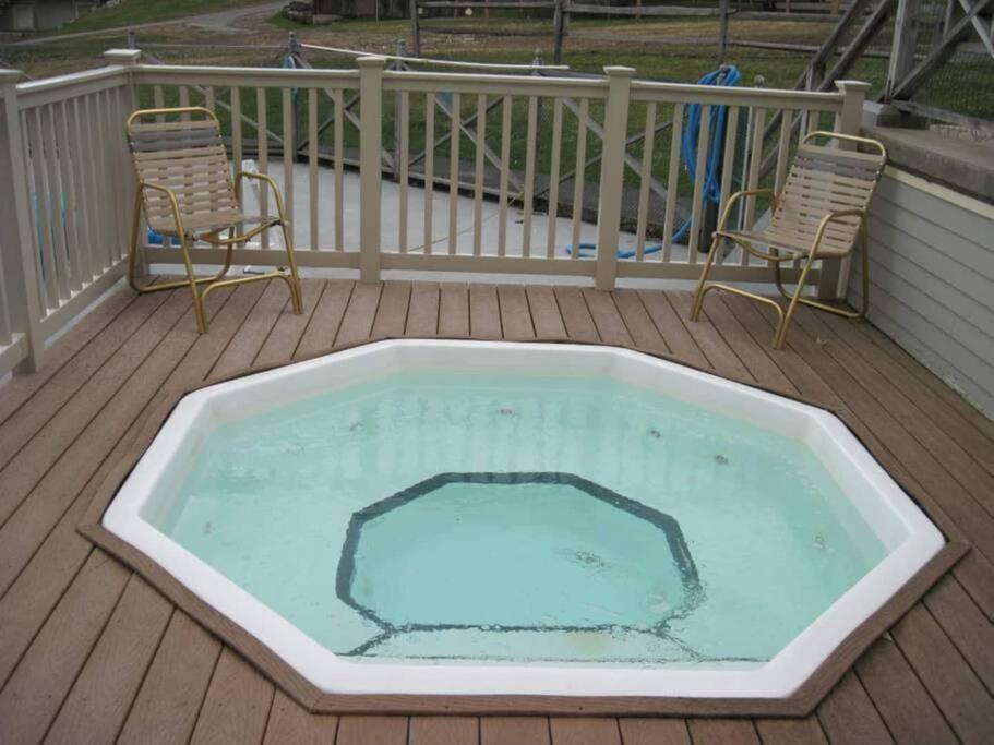 Deluxe Ski On Off 1Br Suite Sleeps 4 On Jiminy Mtn Hancock Exterior photo